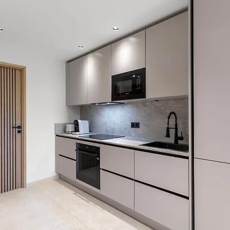 Ref 2004 - - Sea View For Rent