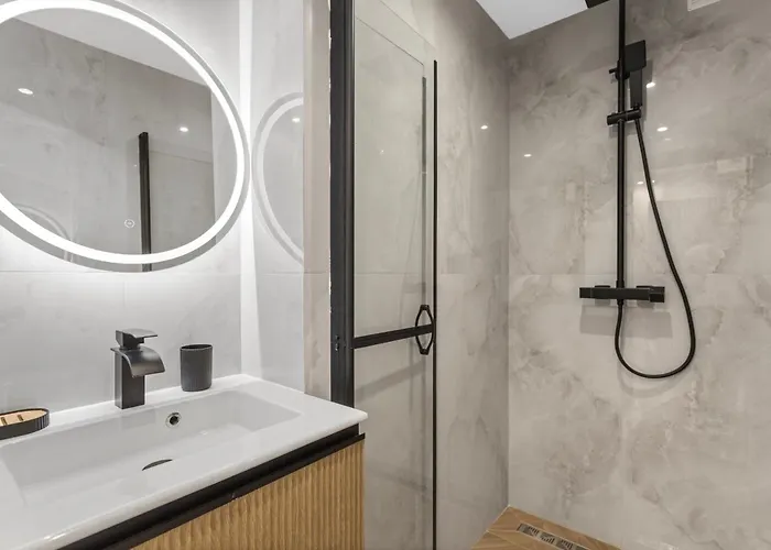 Ref 2004 - - Sea View For Rent